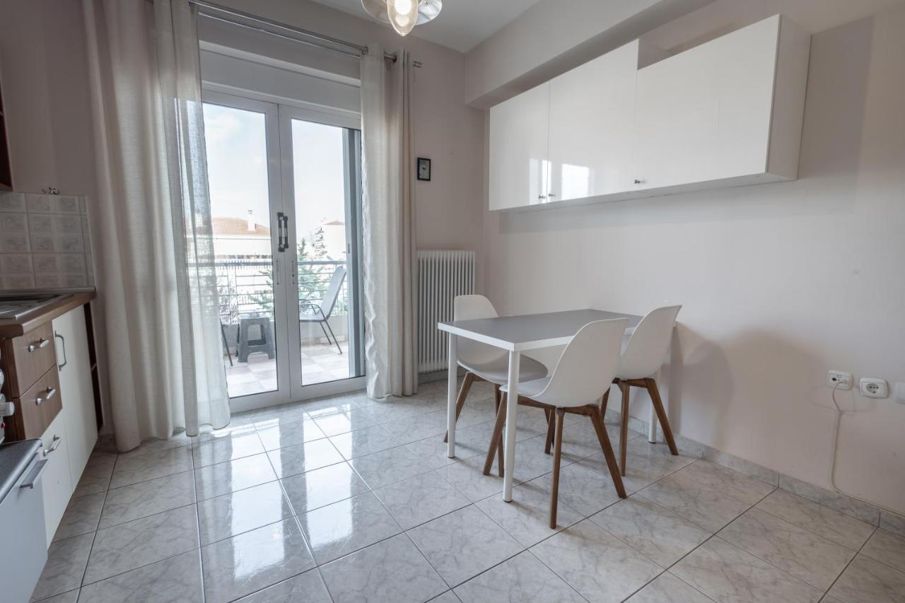 Central Apartment With Parking Larissa Buitenkant foto