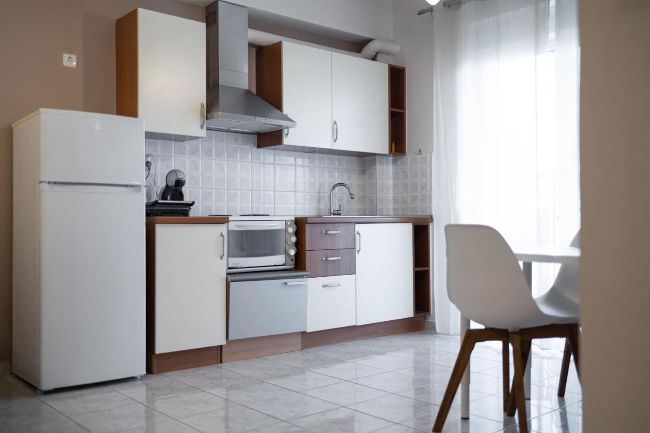 Central Apartment With Parking Larissa Buitenkant foto